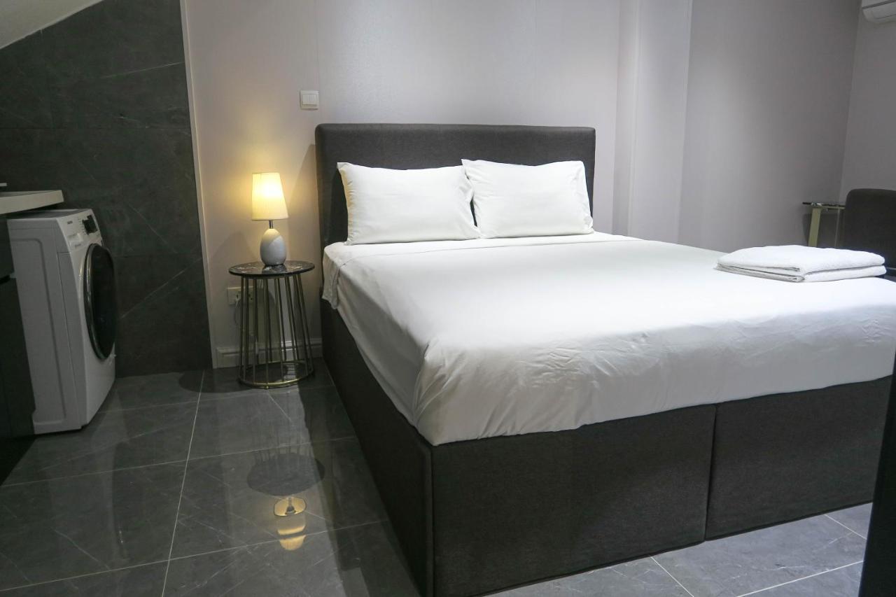 Deluxe Studio & Suite By Rr Singapore Exterior photo